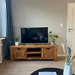 Bahnhof Und Buergerpark In Wenigen Minuten - Moebliertes Apartment Mit Toller Lage
